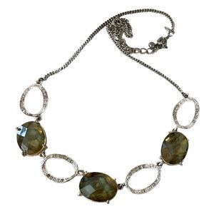 Avon Green and Silver Necklace NWOT